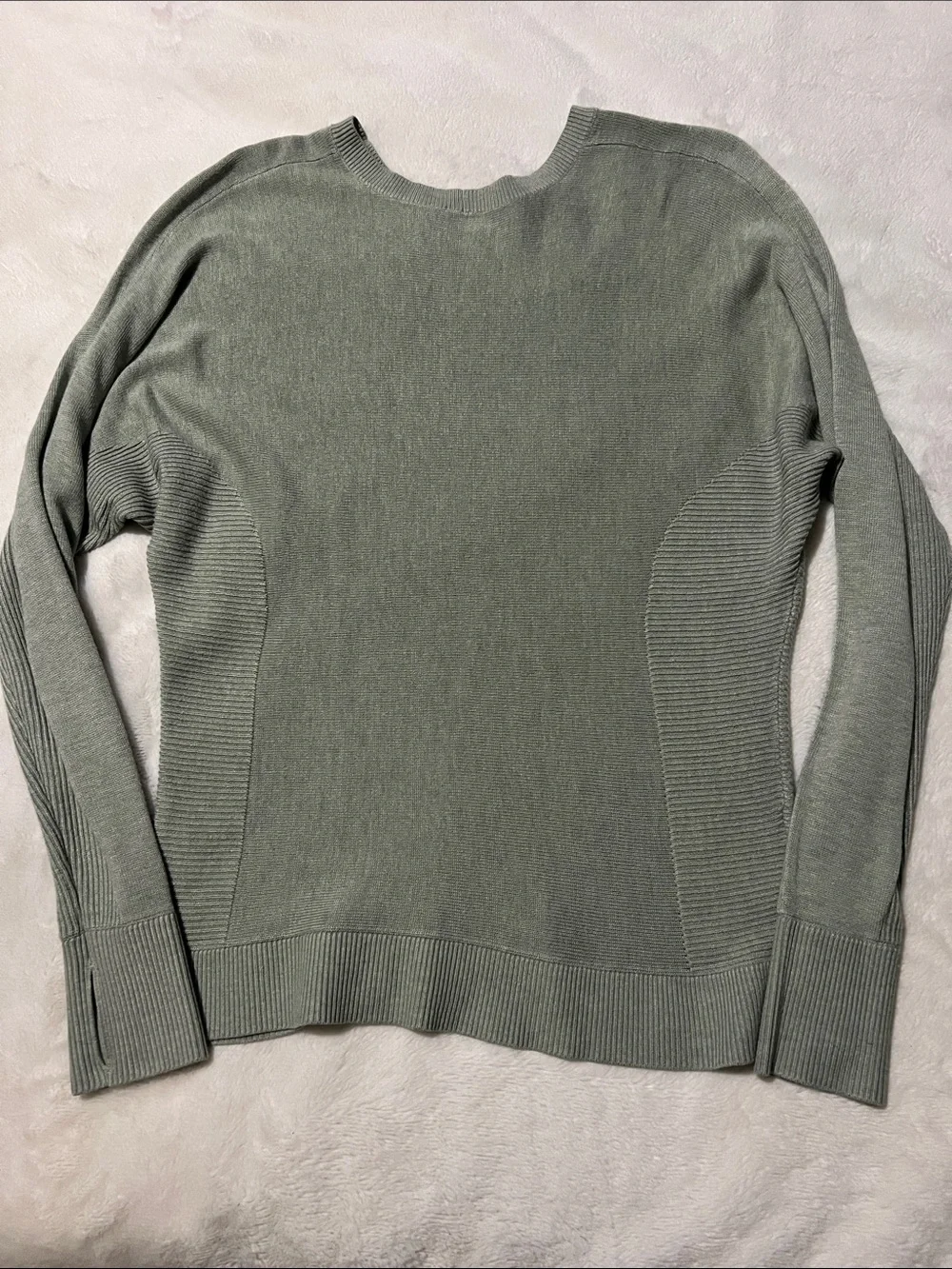 Lululemon Women’s Sweater Sage Green Size 6